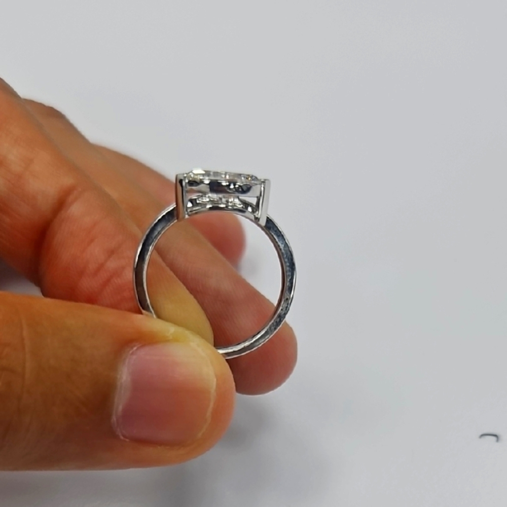 Engagement RING